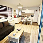 Relaxing Coresi Mall Free Parking Apartman Brassó