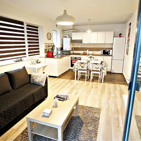 Relaxing Coresi Place דירה בראשוב