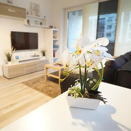 Relaxing Coresi Place דירה