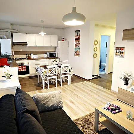 דירה Relaxing Coresi Place בראשוב