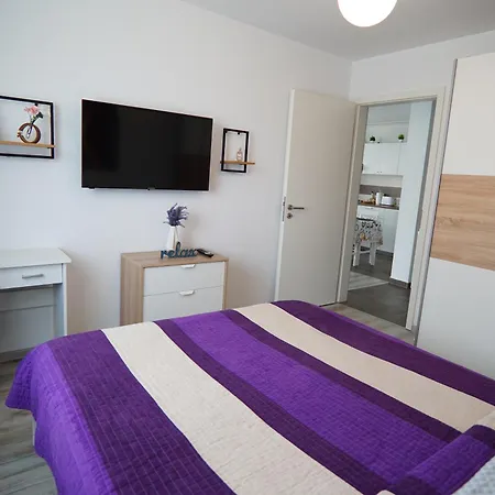 Relaxing Coresi Place * בראשוב