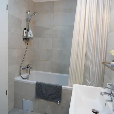 דירה Relaxing Coresi Place בראשוב