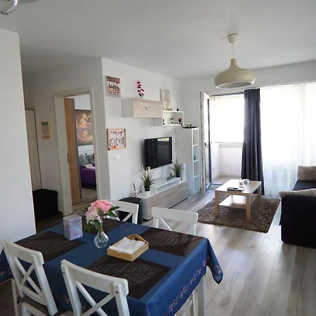 Relaxing Coresi Place * בראשוב