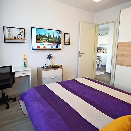 Relaxing Coresi Place דירה