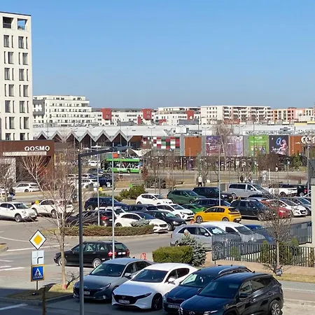 Апартаменти Relaxing Coresi Mall Free Parking *
